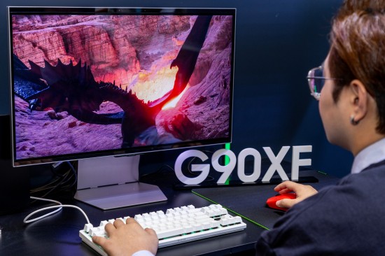 AWE 2025裸眼3D打造沉浸式游戏新体验PP电子三星3D电竞显示器G90XF惊艳亮相(图6)